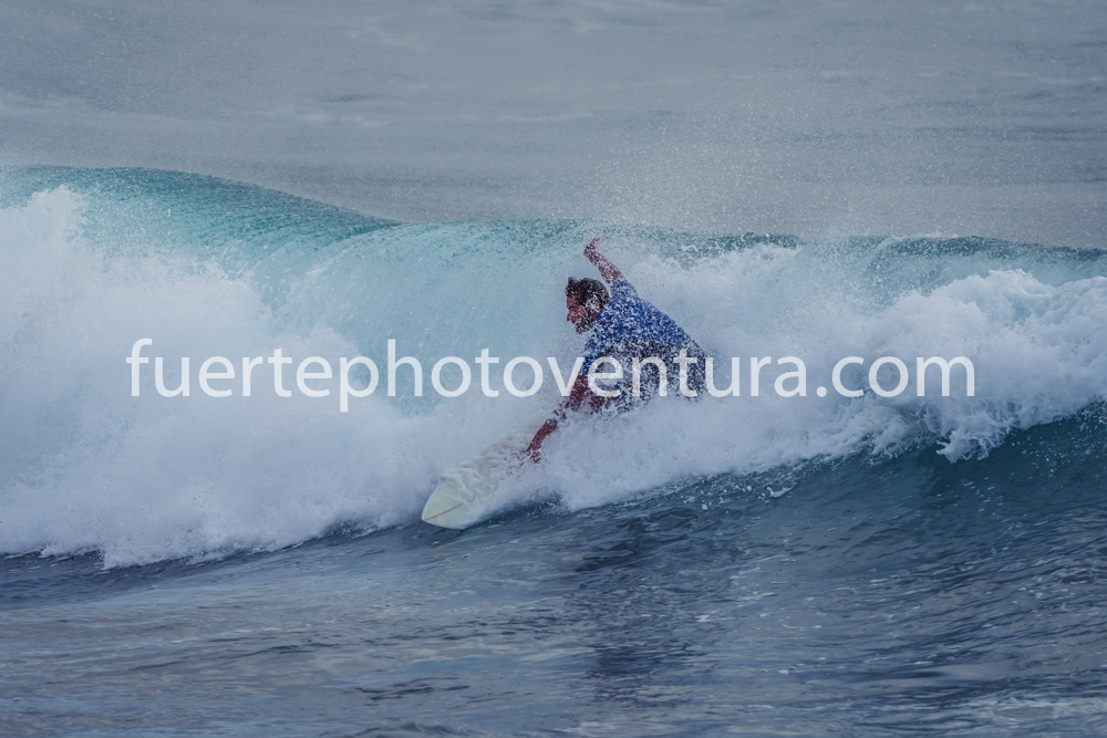 Ajuy_surf_photo